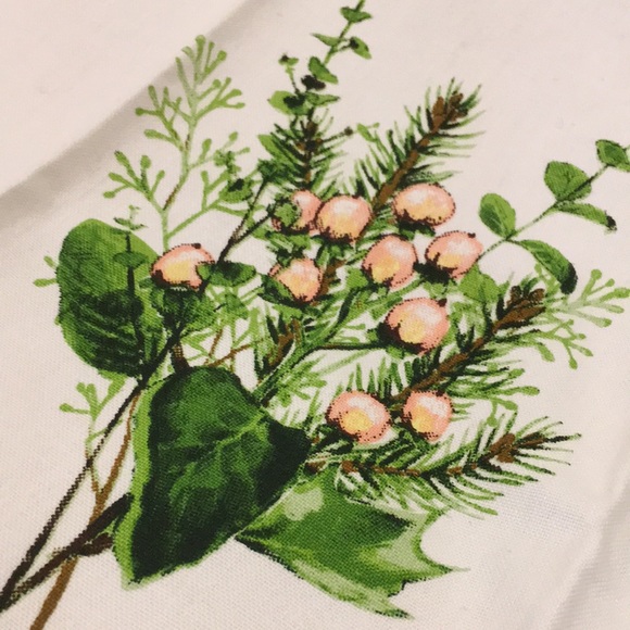 Stonewall Kitchen Frostberry Christmas Kitchen Towel, NWOT Cotton 18”x28” - Picture 7 of 10